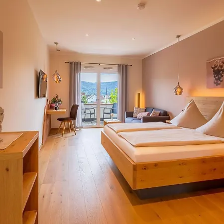 호텔 Main-vinotel Weingut Helmstetter Buergstadt